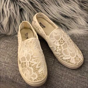 White, lace espadrille